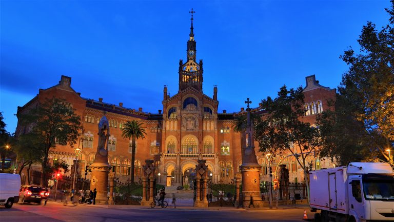 tourist hospital barcelona