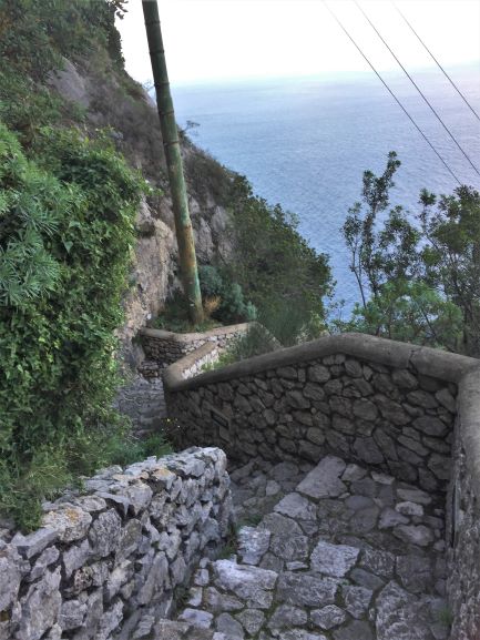 steps Capri